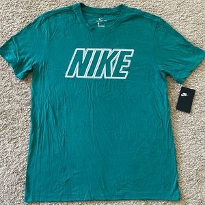 NEW Nike Men’s logo T-Shirt size M